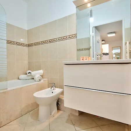 2p Balcon Vue Yourhosthelper 2 Mins De La *