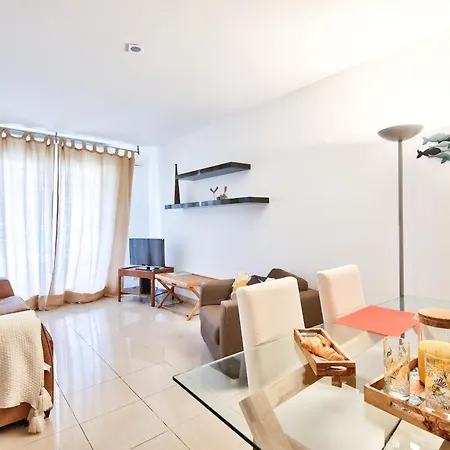 2p Balcon Vue Yourhosthelper 2 Mins De La