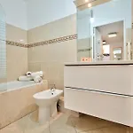2p Balcon Vue Yourhosthelper 2 Mins De La *